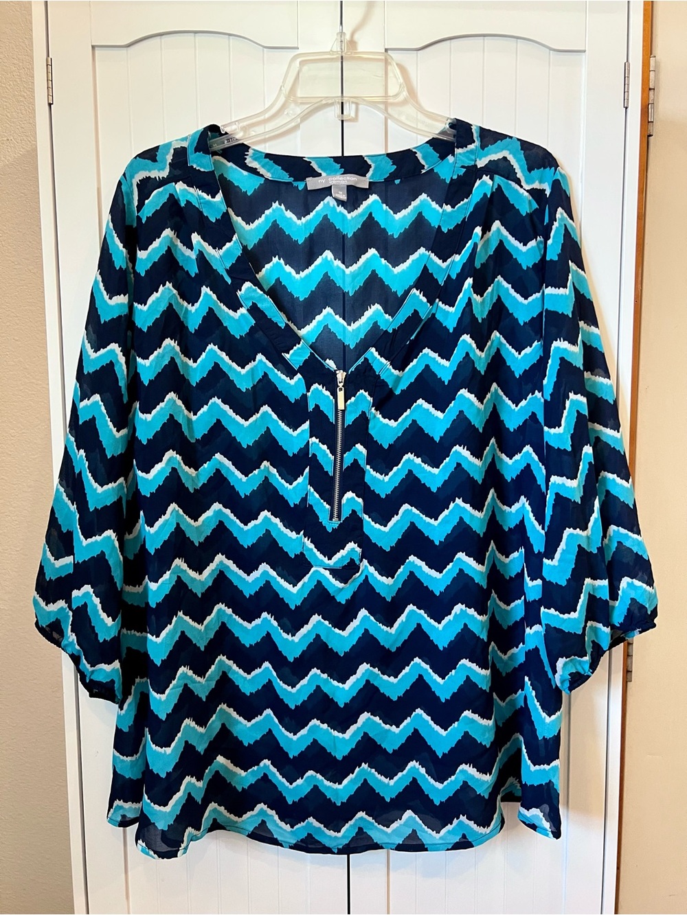NY Collection Navy & Teal Chevron Zip-Front Blouse